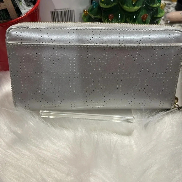 Kate Spade Metro Spade Silver Wallet NWT - Picture 2 of 6